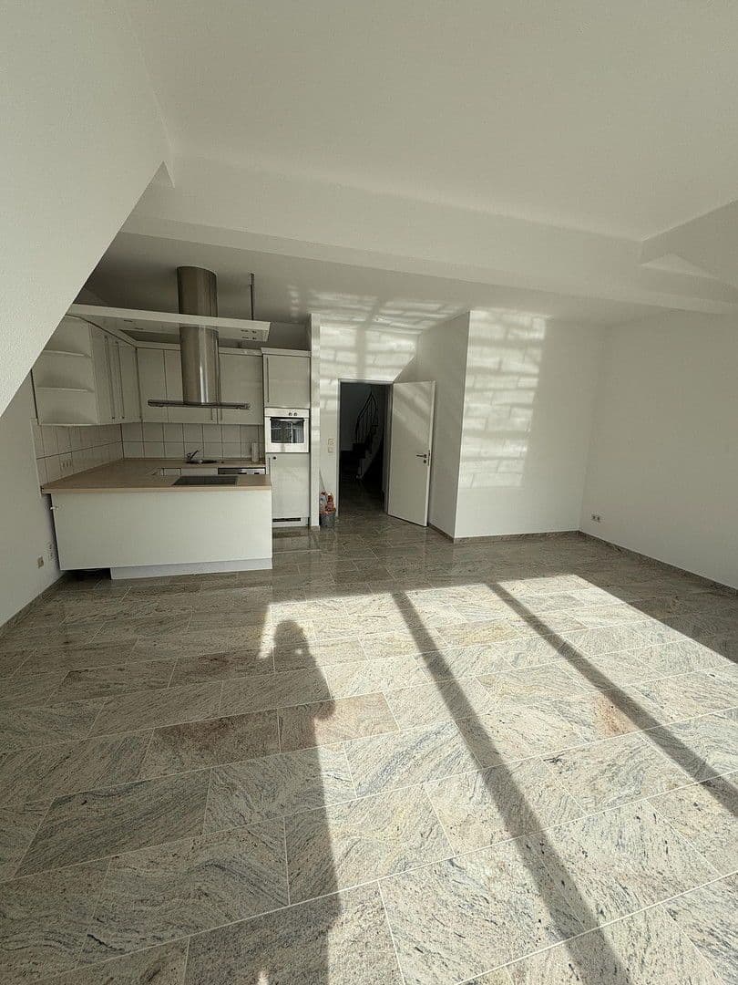 2 bedroom with open-plan kitchen flat to rent, 123 m², Köln, North Rhine-Westphalia 2 bedroom with open-plan kitchen flat to rent, 123 m², Köln, North Rhine-Westphalia