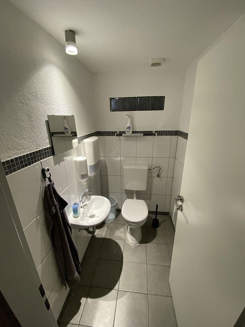 non-residential property to rent, 5,000 m², Auffeld, 33, Tönisvorst, North Rhine-Westphalia non-residential property to rent, 5,000 m², Auffeld, 33, Tönisvorst, North Rhine-Westphalia