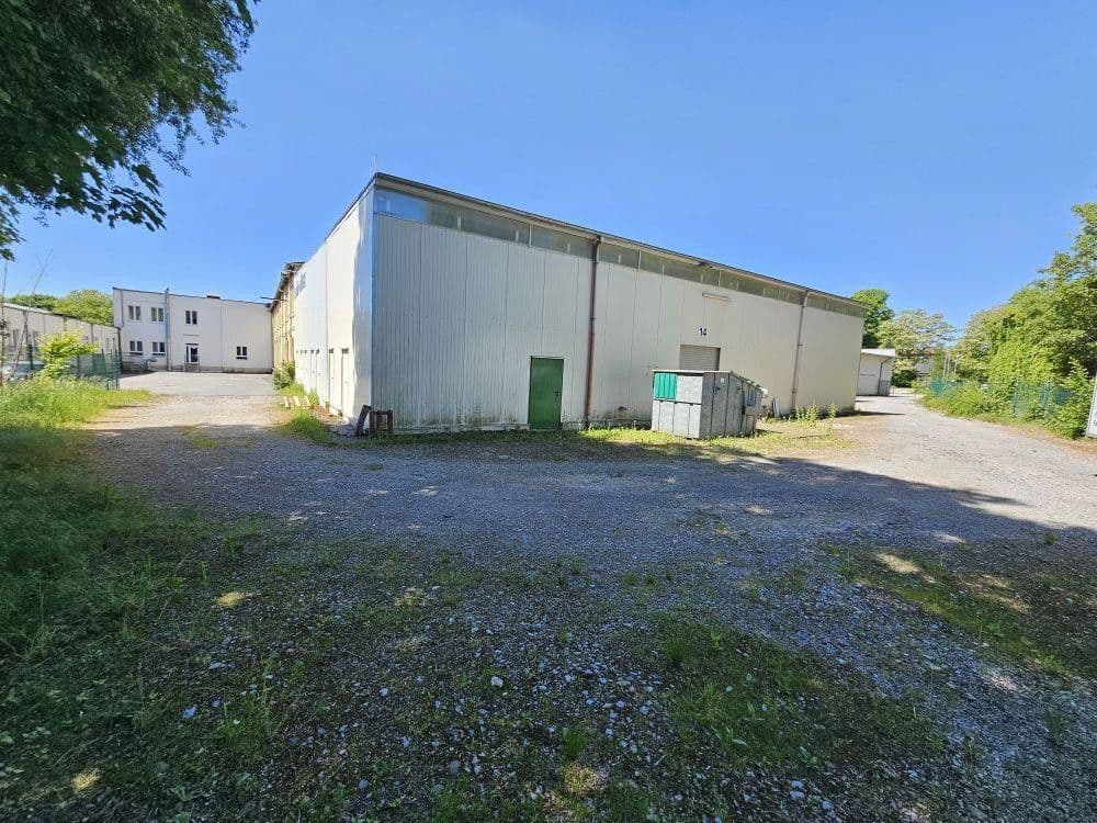 non-residential property to rent, 8,000 m², Solingen, North Rhine-Westphalia non-residential property to rent, 8,000 m², Solingen, North Rhine-Westphalia