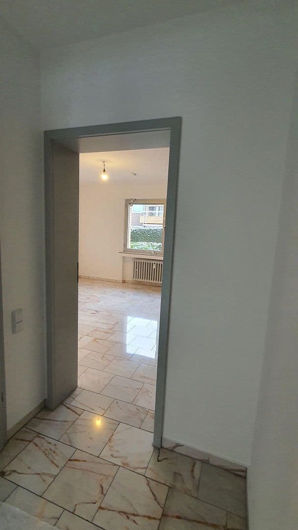 3 bedroom with open-plan kitchen flat to rent, 130 m², Duisburg, North Rhine-Westphalia 3 bedroom with open-plan kitchen flat to rent, 130 m², Duisburg, North Rhine-Westphalia
