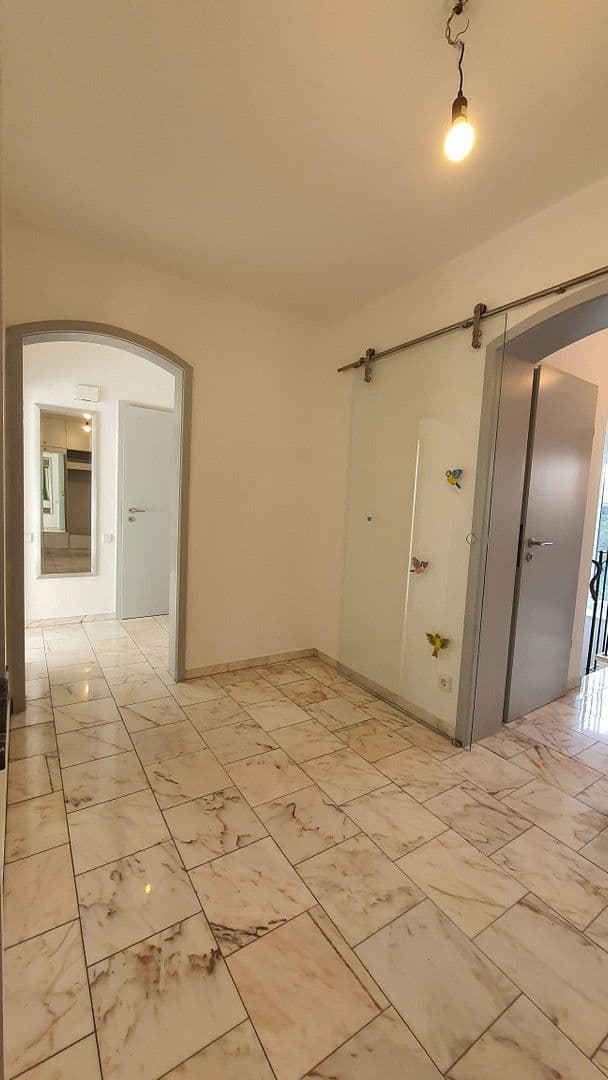 3 bedroom with open-plan kitchen flat to rent, 130 m², Duisburg, North Rhine-Westphalia 3 bedroom with open-plan kitchen flat to rent, 130 m², Duisburg, North Rhine-Westphalia