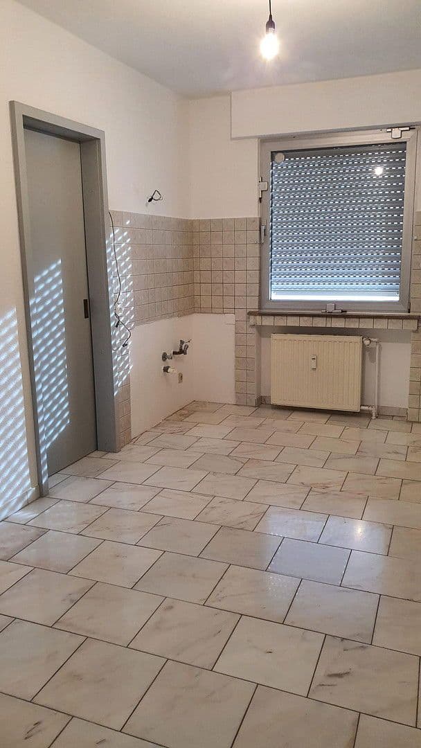 3 bedroom with open-plan kitchen flat to rent, 130 m², Duisburg, North Rhine-Westphalia 3 bedroom with open-plan kitchen flat to rent, 130 m², Duisburg, North Rhine-Westphalia