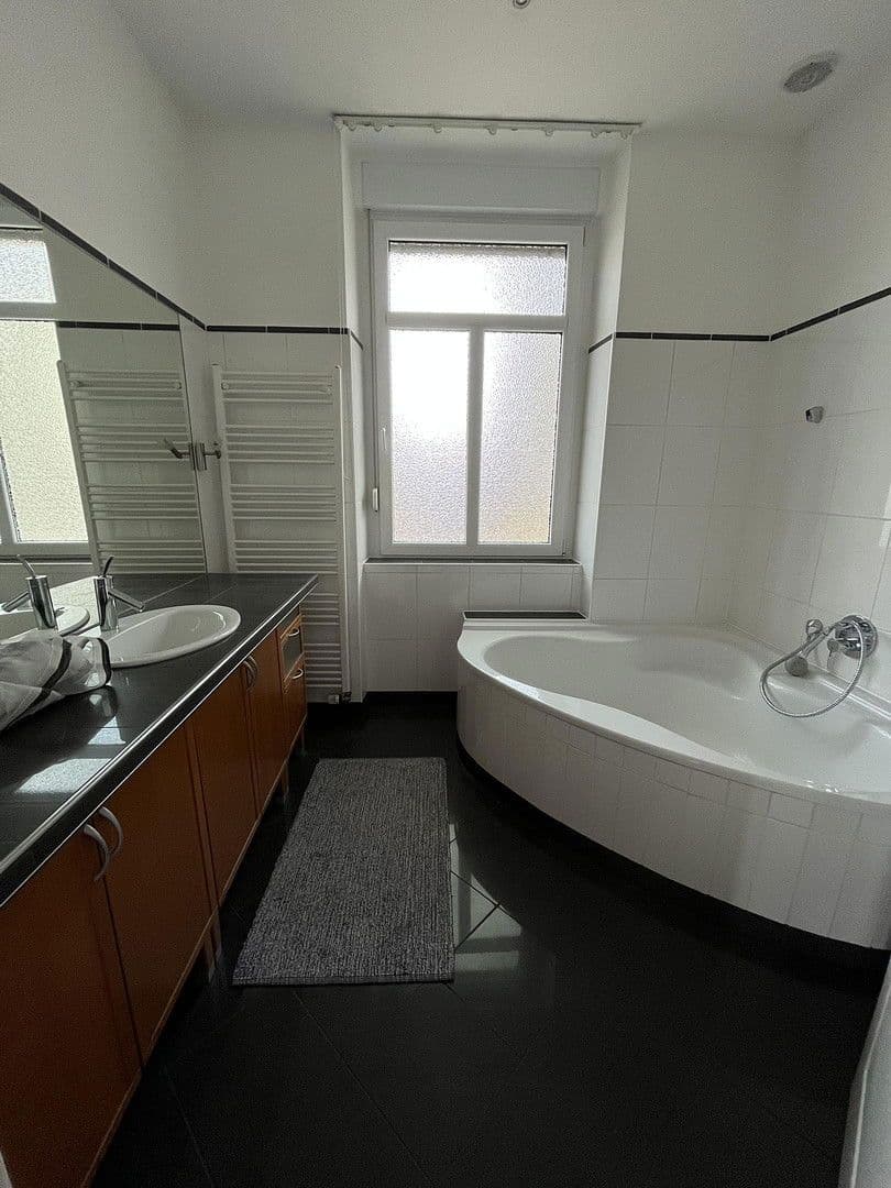 4 bedroom with open-plan kitchen flat to rent, 150 m², Wupperstr. 101, Solingen, North Rhine-Westphalia 4 bedroom with open-plan kitchen flat to rent, 150 m², Wupperstr. 101, Solingen, North Rhine-Westphalia