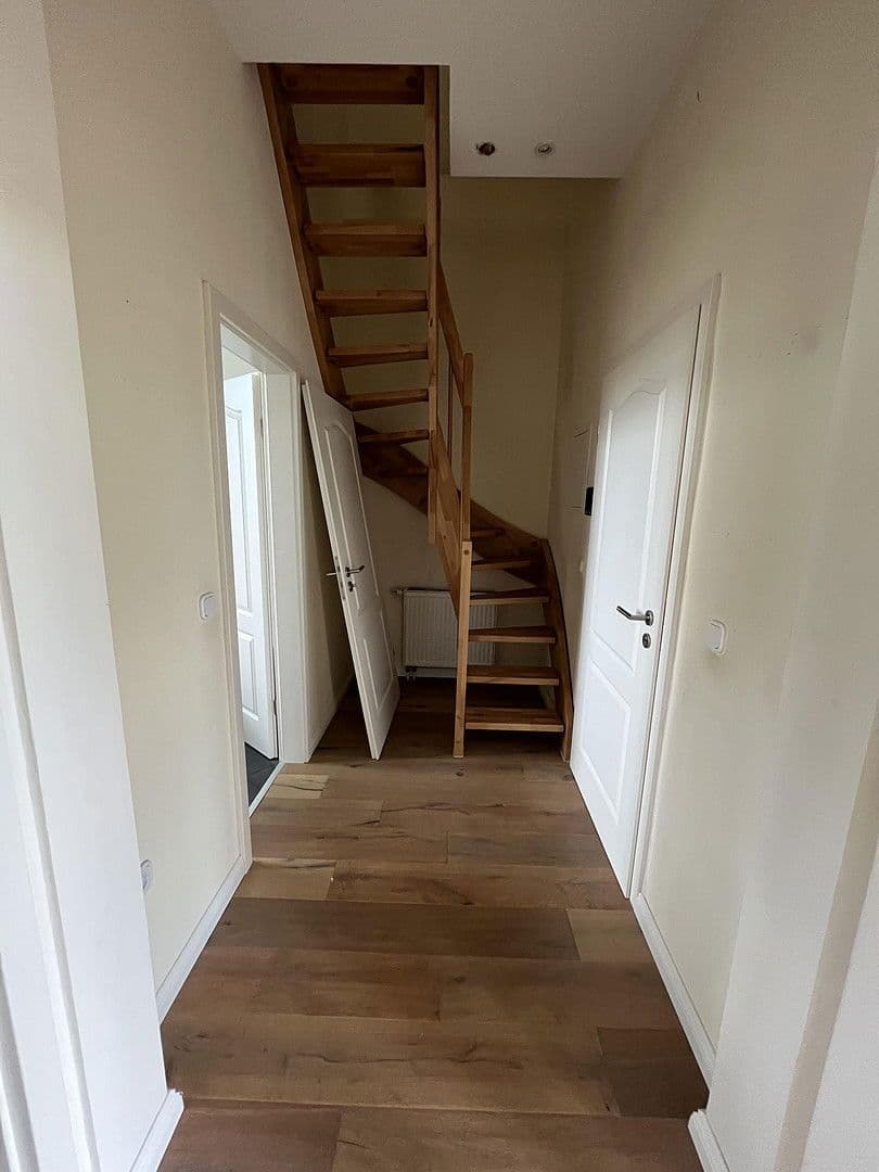 4 bedroom with open-plan kitchen flat to rent, 150 m², Wupperstr. 101, Solingen, North Rhine-Westphalia 4 bedroom with open-plan kitchen flat to rent, 150 m², Wupperstr. 101, Solingen, North Rhine-Westphalia