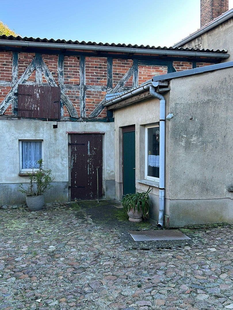 house for sale, 260 m², Lindenplatz 1, Arendsee (Altmark), Saxony-Anhalt house for sale, 260 m², Lindenplatz 1, Arendsee (Altmark), Saxony-Anhalt