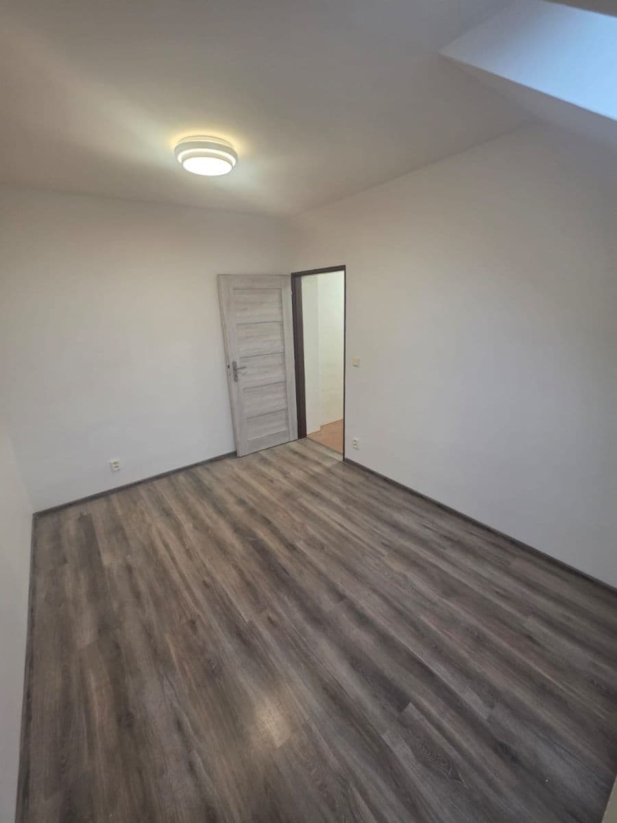 1 bedroom flat to rent, 18 m², Hlavní, Panenské Břežany, Středočeský Region 1 bedroom flat to rent, 18 m², Hlavní, Panenské Břežany, Středočeský Region