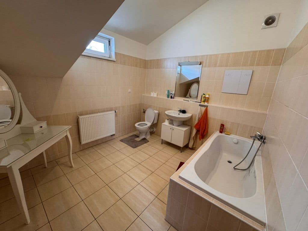 1 bedroom with open-plan kitchen flat for sale, 85 m², V Zahradách, Beroun, Středočeský Region 1 bedroom with open-plan kitchen flat for sale, 85 m², V Zahradách, Beroun, Středočeský Region