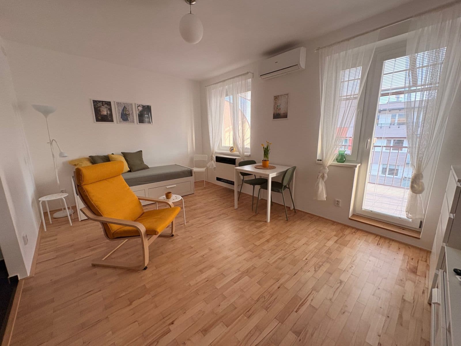 Studio flat to rent, 40 m², Kloboučnická, Prague, Prague Studio flat to rent, 40 m², Kloboučnická, Prague, Prague