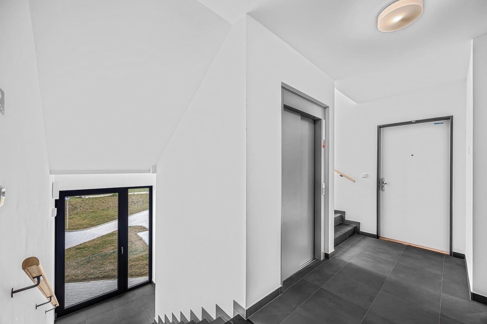 1 bedroom with open-plan kitchen flat to rent, 42 m², Pekařova, Prague, Prague 1 bedroom with open-plan kitchen flat to rent, 42 m², Pekařova, Prague, Prague