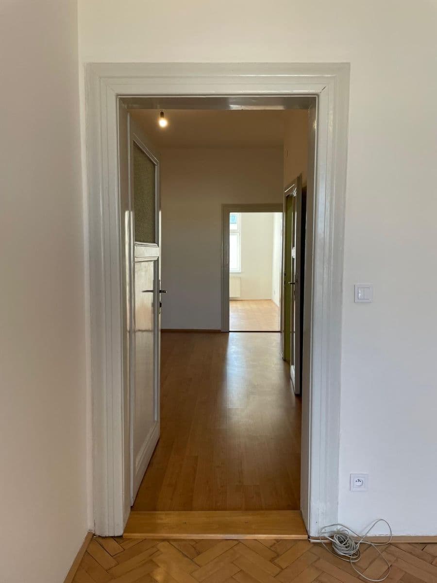 3 bedroom flat to rent, 113 m², Lucemburská, Prague, Prague 3 bedroom flat to rent, 113 m², Lucemburská, Prague, Prague