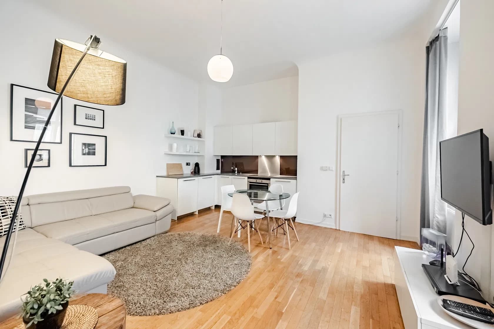 1 bedroom with open-plan kitchen flat to rent, 48 m², Náprstkova, Prague, Prague 1 bedroom with open-plan kitchen flat to rent, 48 m², Náprstkova, Prague, Prague