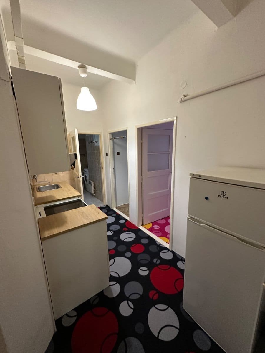 2 bedroom flat to rent, 48 m², Křížová, Prague, Prague 2 bedroom flat to rent, 48 m², Křížová, Prague, Prague