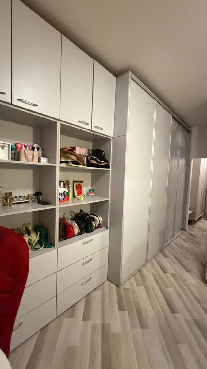 1 bedroom with open-plan kitchen flat to rent, 32 m², Písecká, Prague, Prague 1 bedroom with open-plan kitchen flat to rent, 32 m², Písecká, Prague, Prague