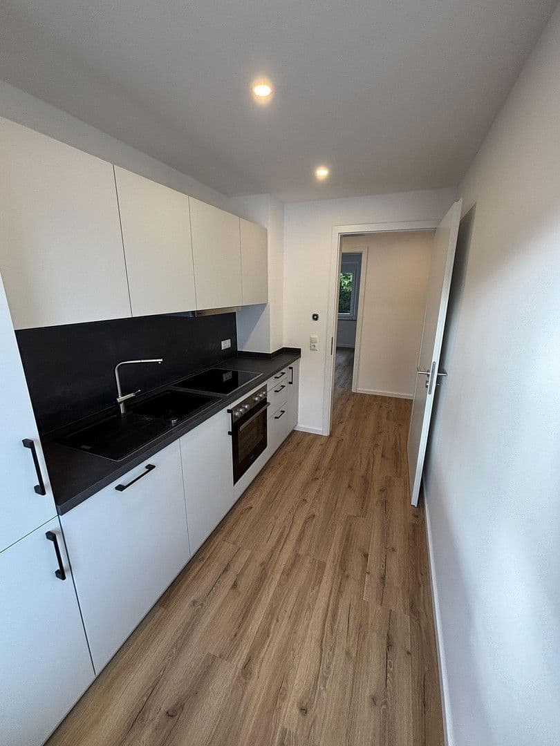 3 bedroom flat to rent, 63 m², Miltenbergstraße 18, Augsburg, Bavaria 3 bedroom flat to rent, 63 m², Miltenbergstraße 18, Augsburg, Bavaria