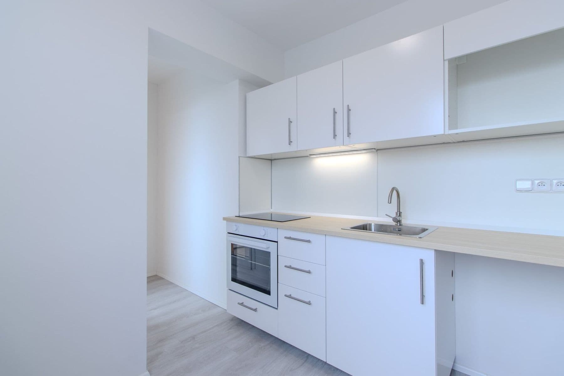 1 bedroom flat to rent, 32 m², sídl. Hůrka, Kralupy nad Vltavou, Středočeský Region 1 bedroom flat to rent, 32 m², sídl. Hůrka, Kralupy nad Vltavou, Středočeský Region