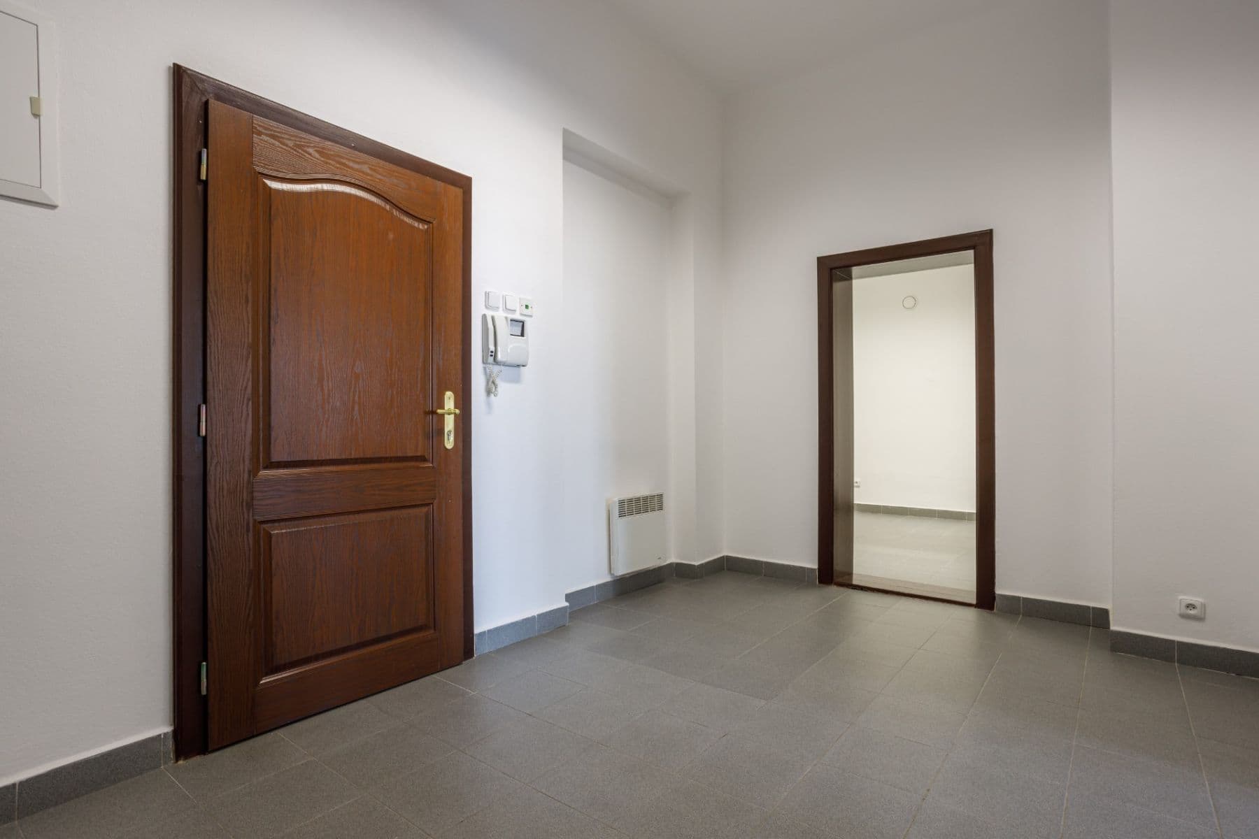 2 bedroom flat to rent, 103 m², Náměstí Přemysla Otakara Ⅱ., České Budějovice, Jihočeský Region 2 bedroom flat to rent, 103 m², Náměstí Přemysla Otakara Ⅱ., České Budějovice, Jihočeský Region