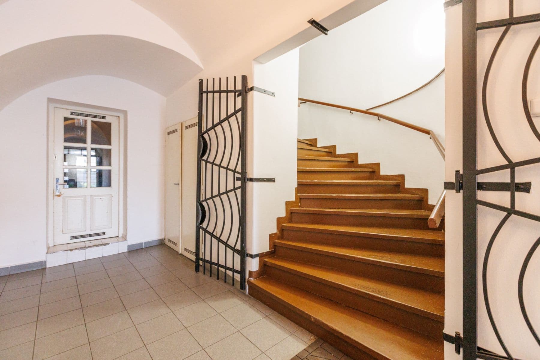 2 bedroom flat to rent, 103 m², Náměstí Přemysla Otakara Ⅱ., České Budějovice, Jihočeský Region 2 bedroom flat to rent, 103 m², Náměstí Přemysla Otakara Ⅱ., České Budějovice, Jihočeský Region