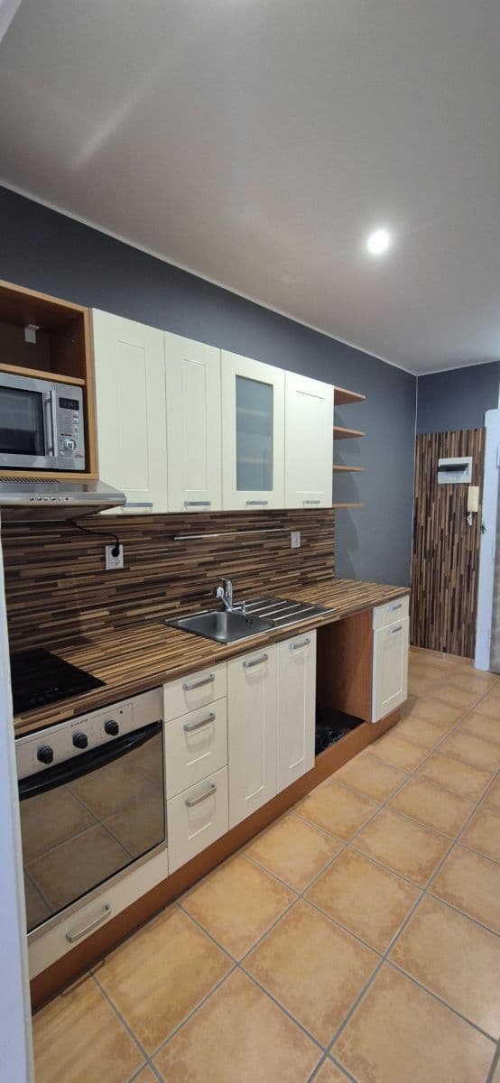 Studio flat for sale, 37 m², Prouzova, Prague, Prague Studio flat for sale, 37 m², Prouzova, Prague, Prague