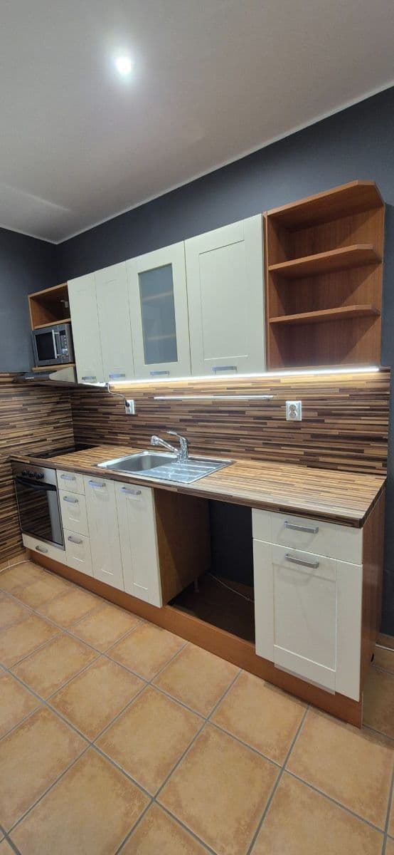 Studio flat for sale, 37 m², Prouzova, Prague, Prague Studio flat for sale, 37 m², Prouzova, Prague, Prague