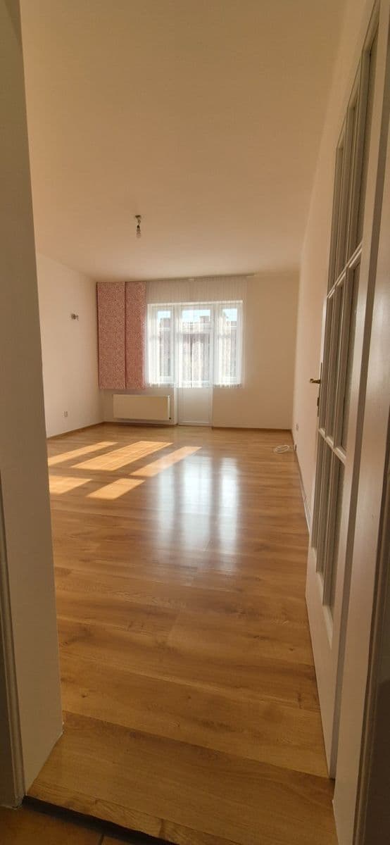 Studio flat for sale, 37 m², Prouzova, Prague, Prague Studio flat for sale, 37 m², Prouzova, Prague, Prague