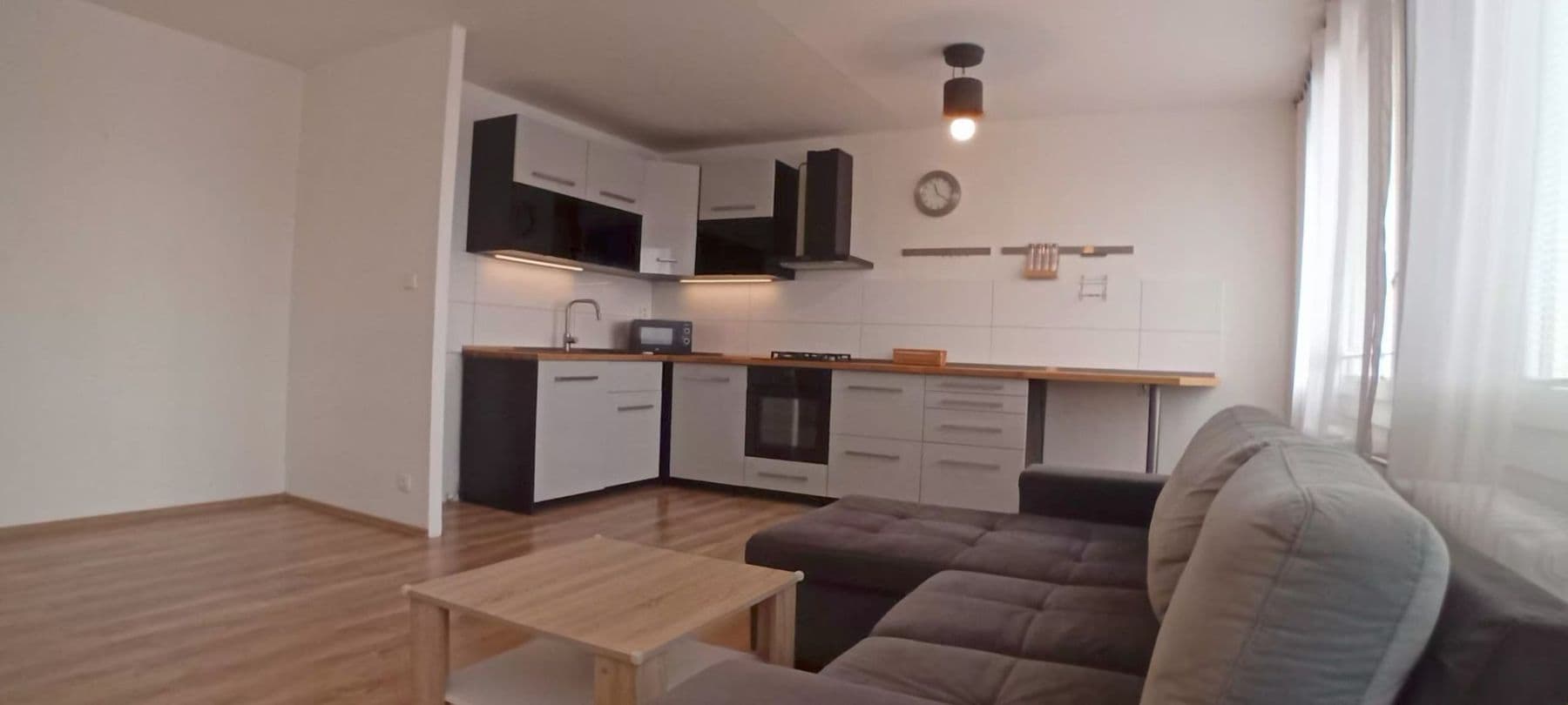 2 bedroom with open-plan kitchen flat to rent, 69 m², Čs. armády, Kladno, Středočeský Region 2 bedroom with open-plan kitchen flat to rent, 69 m², Čs. armády, Kladno, Středočeský Region