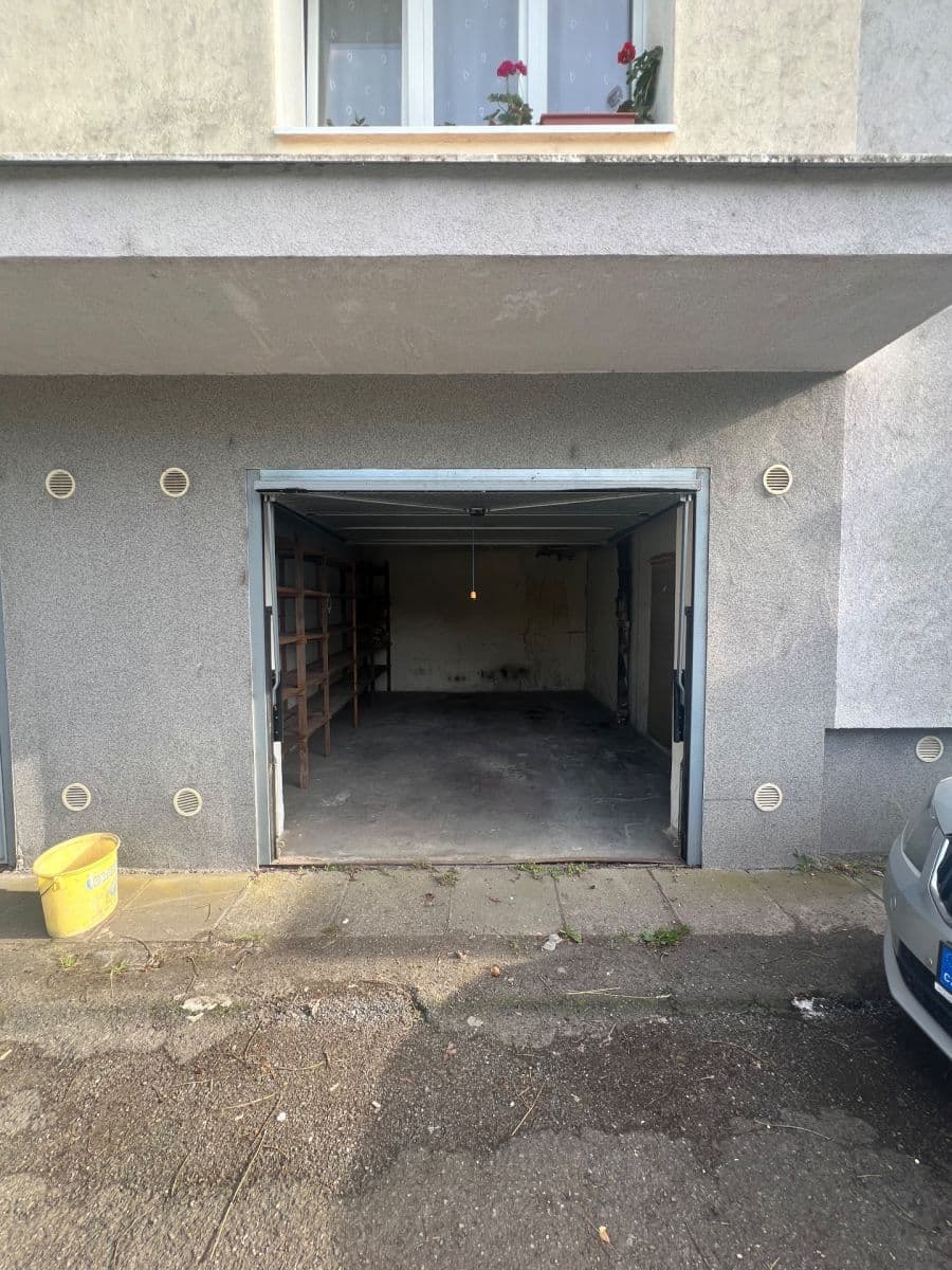 garage to rent, 18 m², Plzeň, Plzeňský Region garage to rent, 18 m², Plzeň, Plzeňský Region