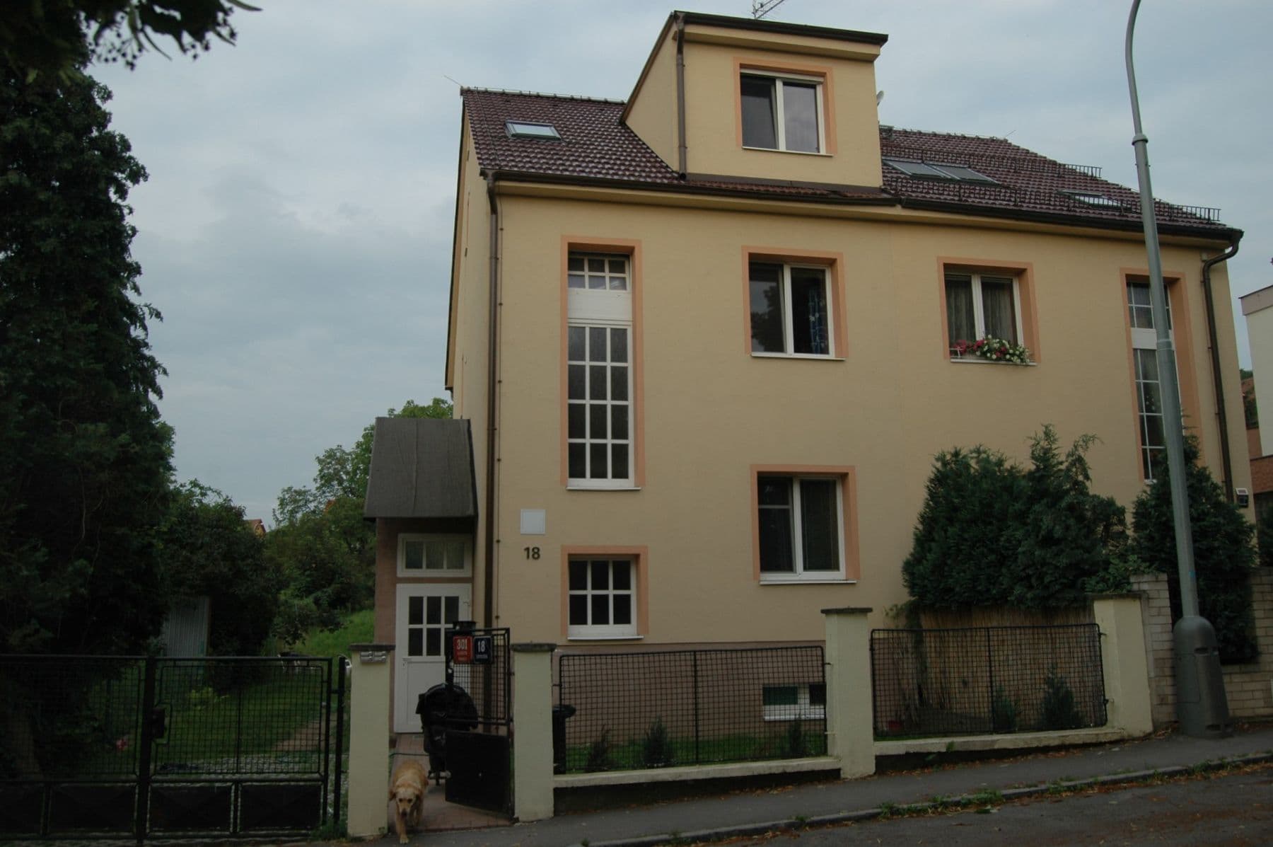 1 bedroom with open-plan kitchen flat to rent, 50 m², Čertouská, Prague, Prague 1 bedroom with open-plan kitchen flat to rent, 50 m², Čertouská, Prague, Prague