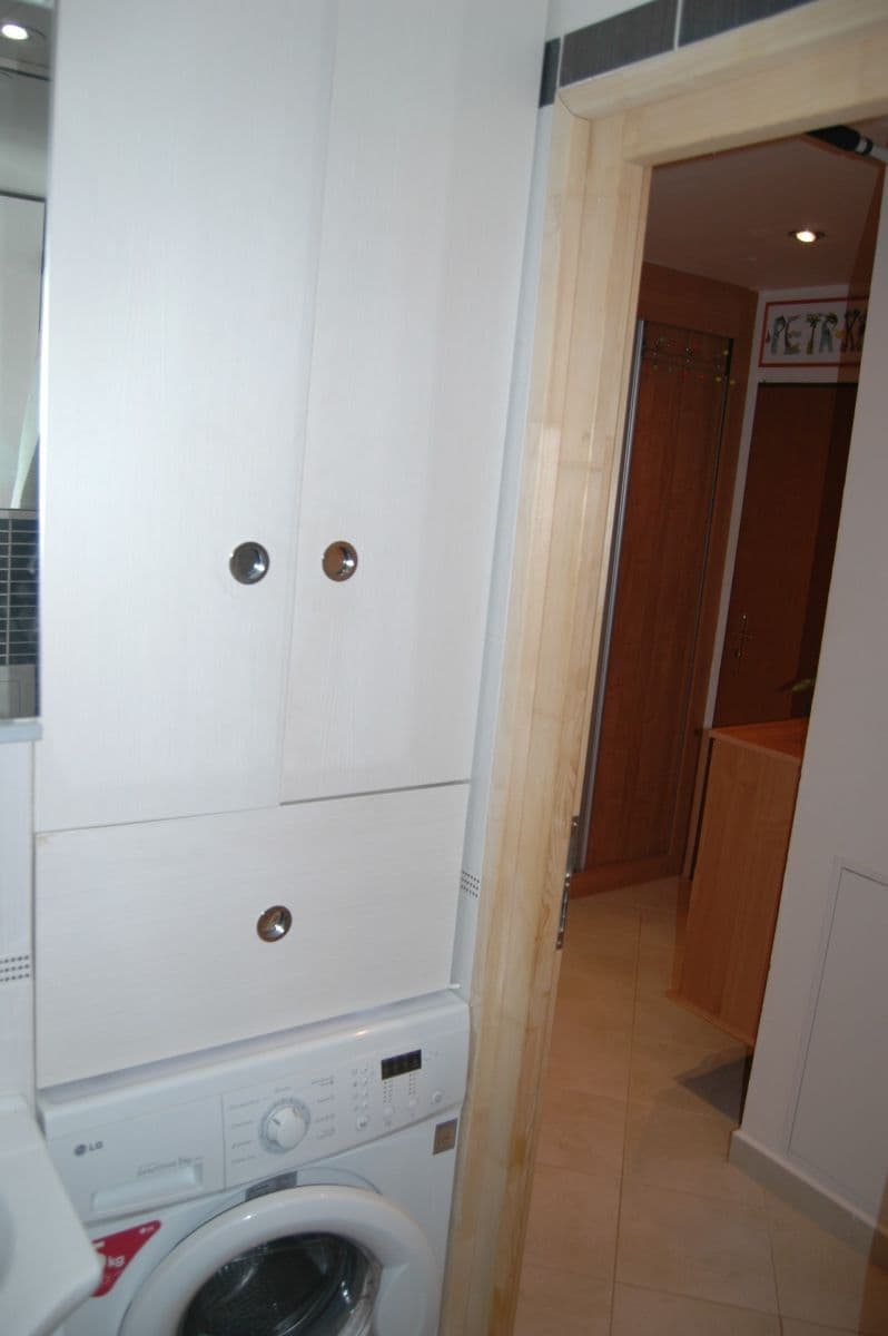 1 bedroom with open-plan kitchen flat to rent, 50 m², Čertouská, Prague, Prague 1 bedroom with open-plan kitchen flat to rent, 50 m², Čertouská, Prague, Prague