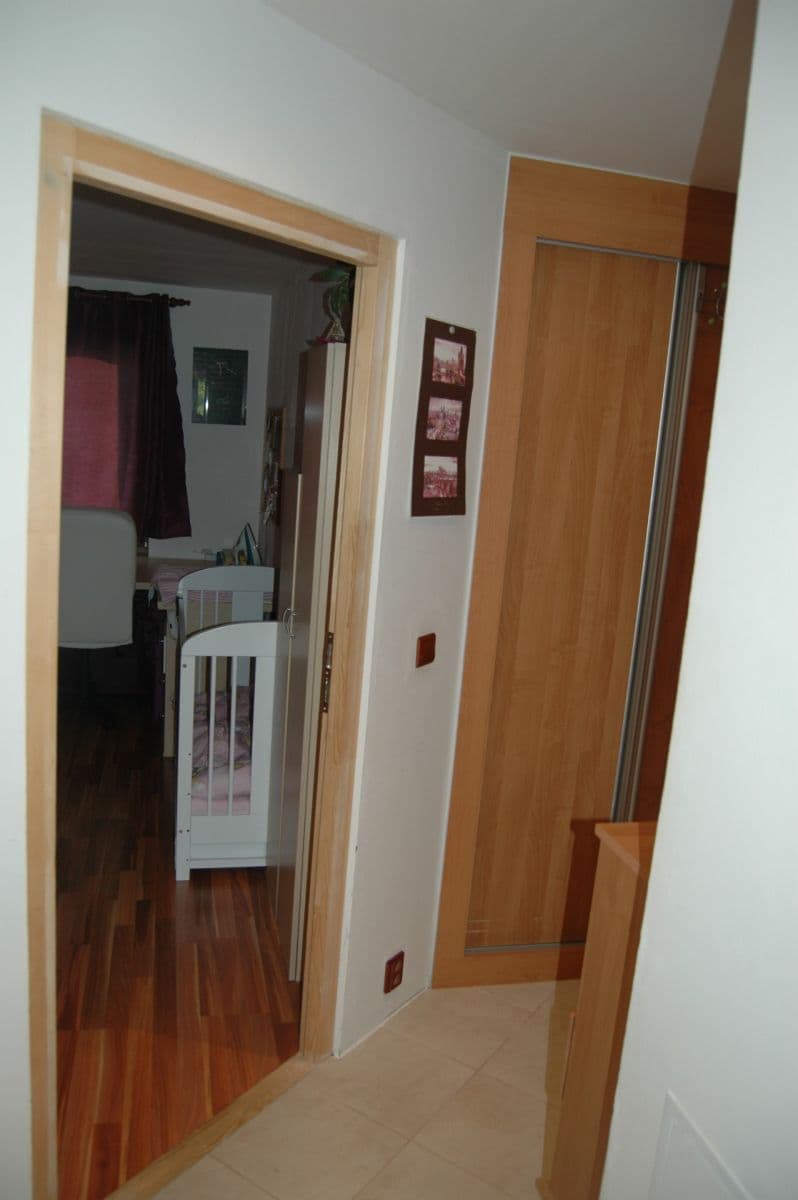 1 bedroom with open-plan kitchen flat to rent, 50 m², Čertouská, Prague, Prague 1 bedroom with open-plan kitchen flat to rent, 50 m², Čertouská, Prague, Prague