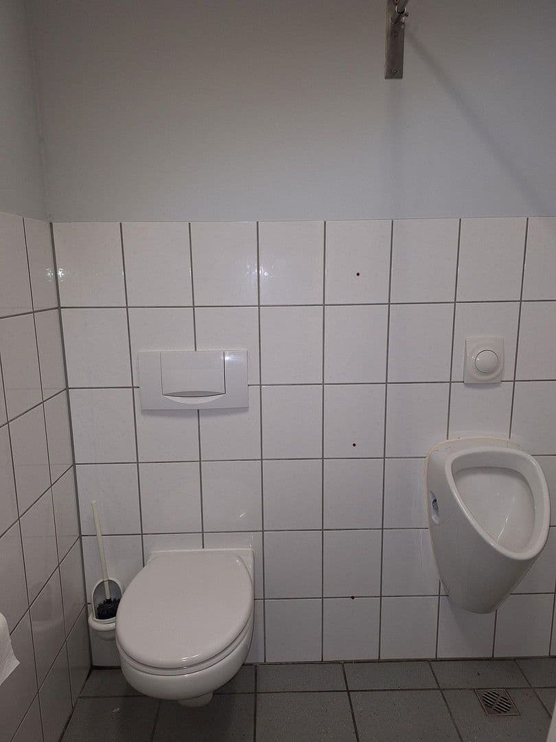 non-residential property to rent, 1,500 m², am Streitwald 1, Zell (Mosel), Rhineland-Palatinate non-residential property to rent, 1,500 m², am Streitwald 1, Zell (Mosel), Rhineland-Palatinate