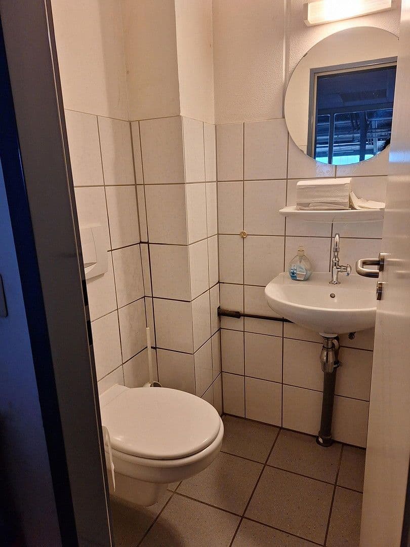 non-residential property to rent, 1,500 m², am Streitwald 1, Zell (Mosel), Rhineland-Palatinate non-residential property to rent, 1,500 m², am Streitwald 1, Zell (Mosel), Rhineland-Palatinate