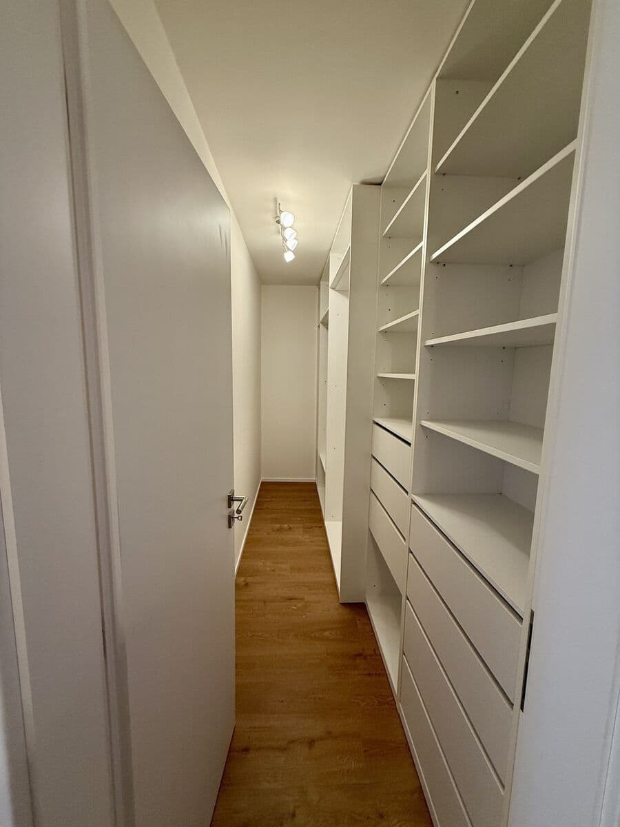 1 bedroom with open-plan kitchen flat to rent, 80 m², třída Generála Píky, Brno, Jihomoravský Region 1 bedroom with open-plan kitchen flat to rent, 80 m², třída Generála Píky, Brno, Jihomoravský Region