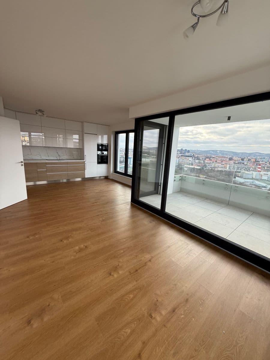 1 bedroom with open-plan kitchen flat to rent, 80 m², třída Generála Píky, Brno, Jihomoravský Region 1 bedroom with open-plan kitchen flat to rent, 80 m², třída Generála Píky, Brno, Jihomoravský Region