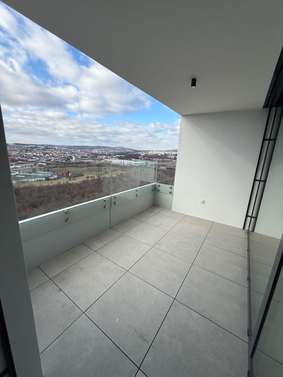 1 bedroom with open-plan kitchen flat to rent, 80 m², třída Generála Píky, Brno, Jihomoravský Region 1 bedroom with open-plan kitchen flat to rent, 80 m², třída Generála Píky, Brno, Jihomoravský Region