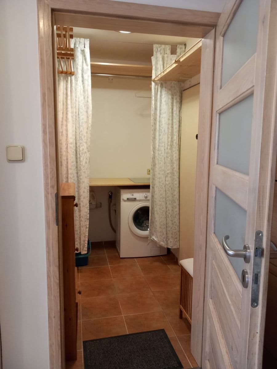 1 bedroom with open-plan kitchen flat to rent, 36 m², Tádžická, Prague, Prague 1 bedroom with open-plan kitchen flat to rent, 36 m², Tádžická, Prague, Prague