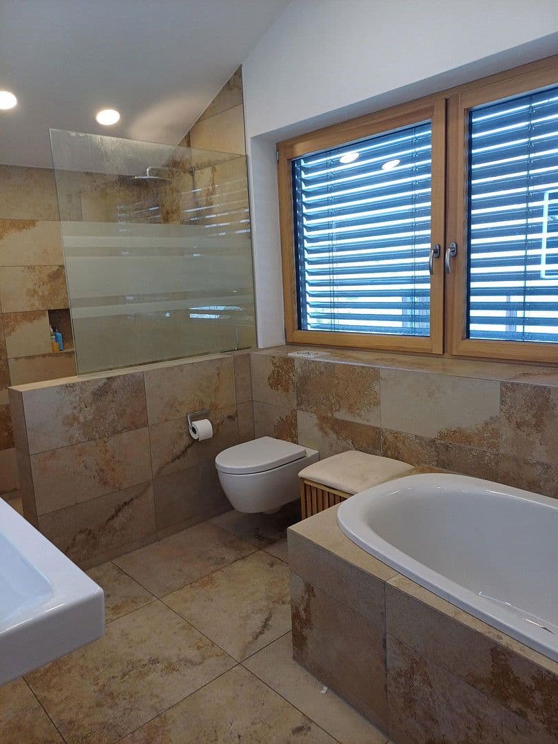 house for sale, 243 m², Hochbergweg1, Weilheim an der Teck, Baden-Württemberg house for sale, 243 m², Hochbergweg1, Weilheim an der Teck, Baden-Württemberg