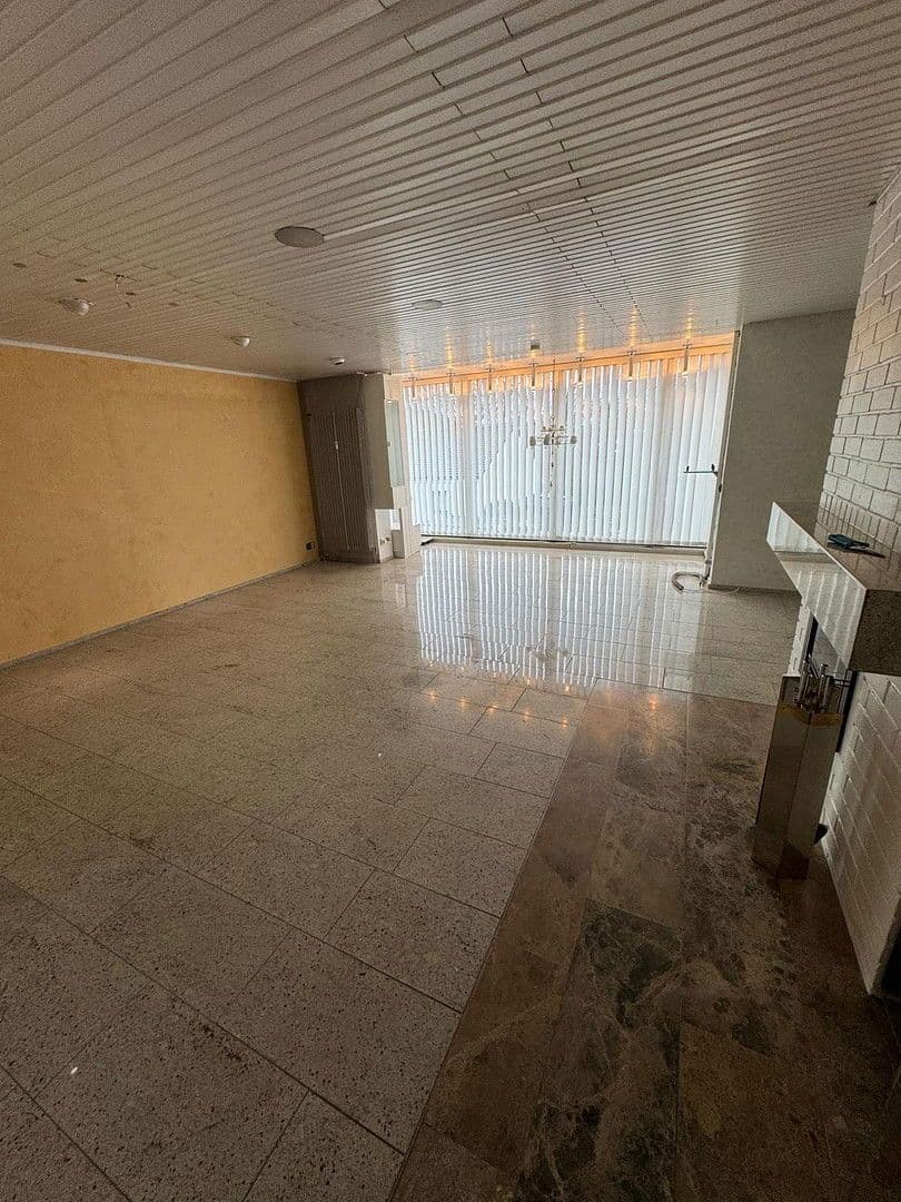 4 bedroom flat to rent, 140 m², Kaiserslautern, Rhineland-Palatinate 4 bedroom flat to rent, 140 m², Kaiserslautern, Rhineland-Palatinate