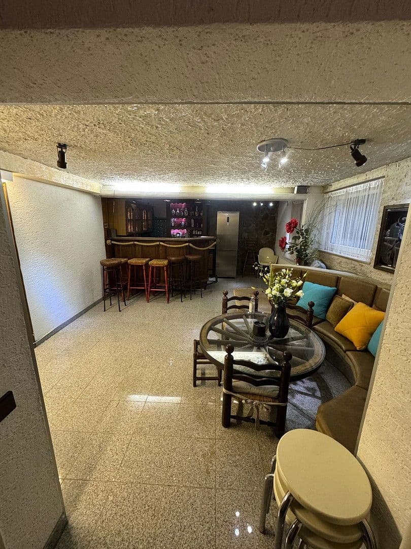 4 bedroom flat to rent, 140 m², Kaiserslautern, Rhineland-Palatinate 4 bedroom flat to rent, 140 m², Kaiserslautern, Rhineland-Palatinate