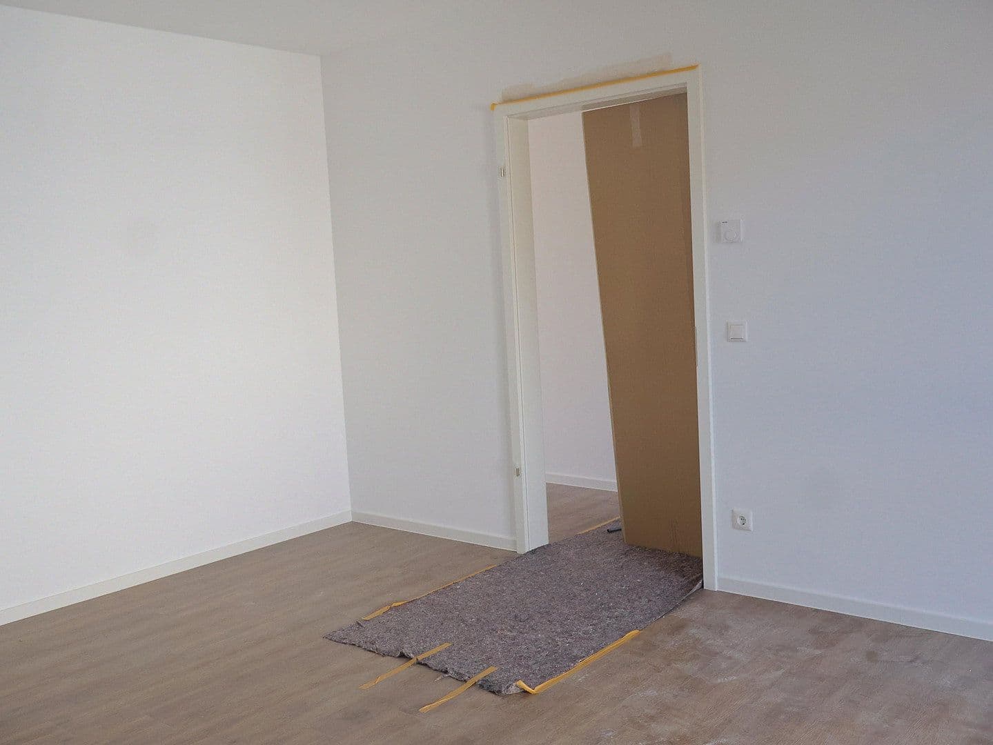1 bedroom with open-plan kitchen flat to rent, 81 m², Hamburger Allee 51, Haus C, Nauen, Brandenburg 1 bedroom with open-plan kitchen flat to rent, 81 m², Hamburger Allee 51, Haus C, Nauen, Brandenburg
