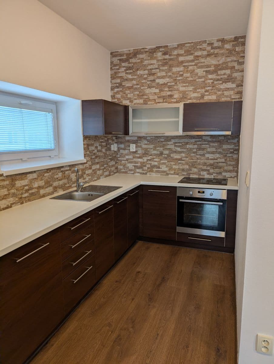 1 bedroom with open-plan kitchen flat to rent, 54 m², Zahrádky, Uherské Hradiště, Zlínský Region 1 bedroom with open-plan kitchen flat to rent, 54 m², Zahrádky, Uherské Hradiště, Zlínský Region