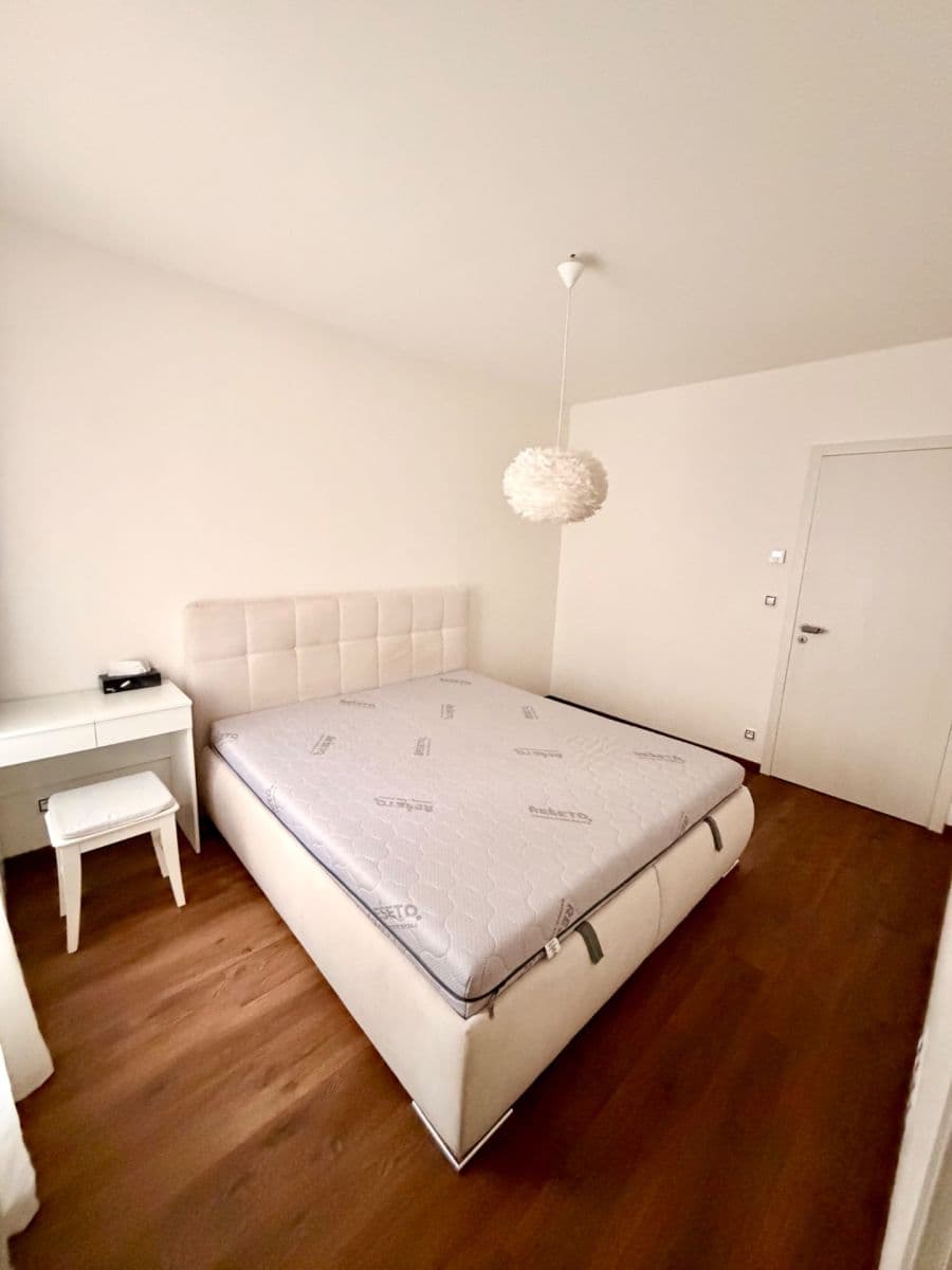1 bedroom with open-plan kitchen flat to rent, 62 m², Vojenova, Prague, Prague 1 bedroom with open-plan kitchen flat to rent, 62 m², Vojenova, Prague, Prague