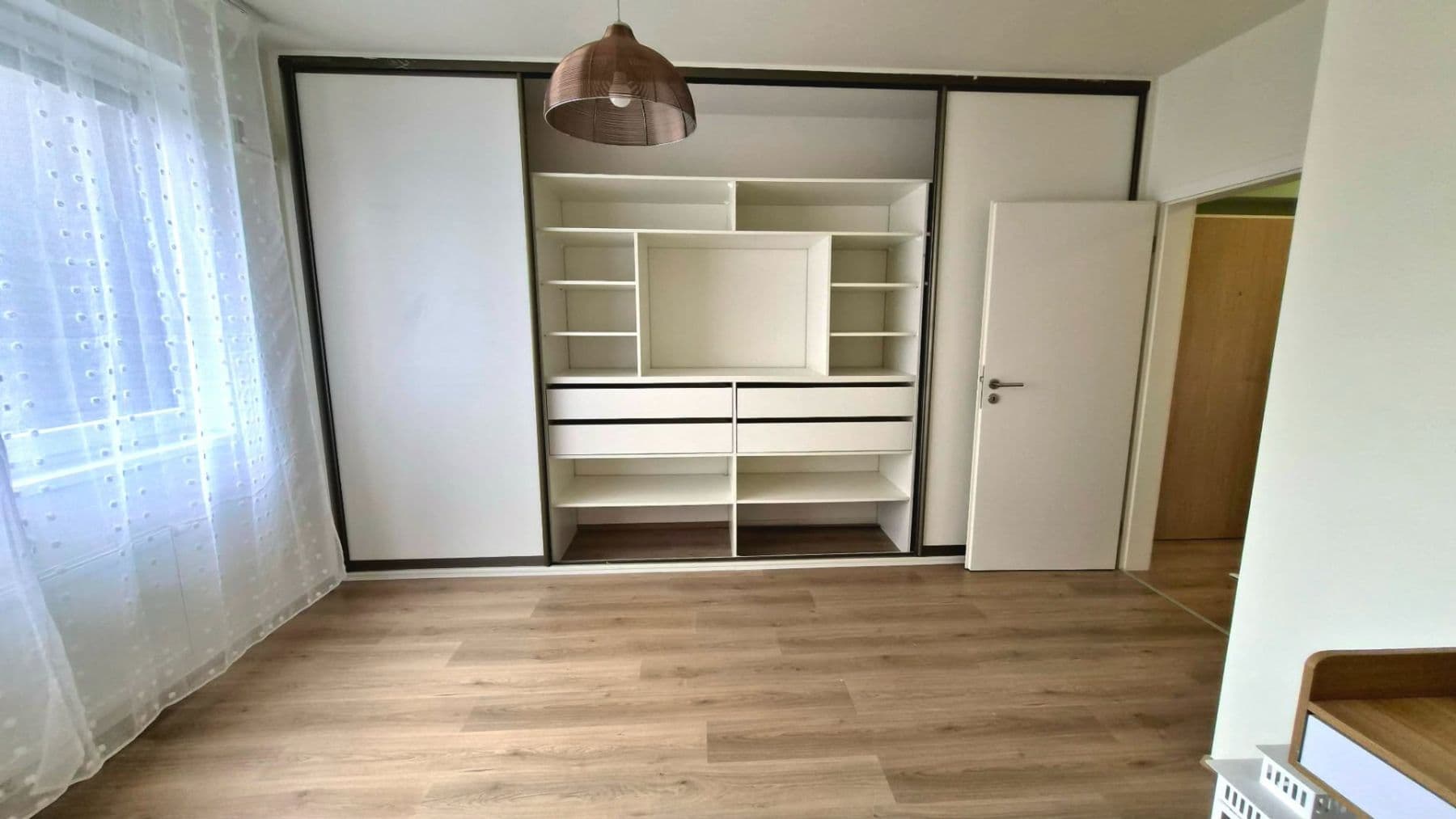 1 bedroom with open-plan kitchen flat to rent, 65 m², Zlochova, Prague, Prague 1 bedroom with open-plan kitchen flat to rent, 65 m², Zlochova, Prague, Prague