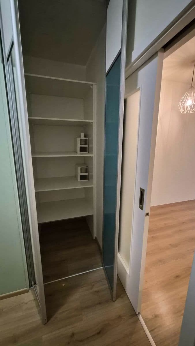 1 bedroom with open-plan kitchen flat to rent, 65 m², Zlochova, Prague, Prague 1 bedroom with open-plan kitchen flat to rent, 65 m², Zlochova, Prague, Prague