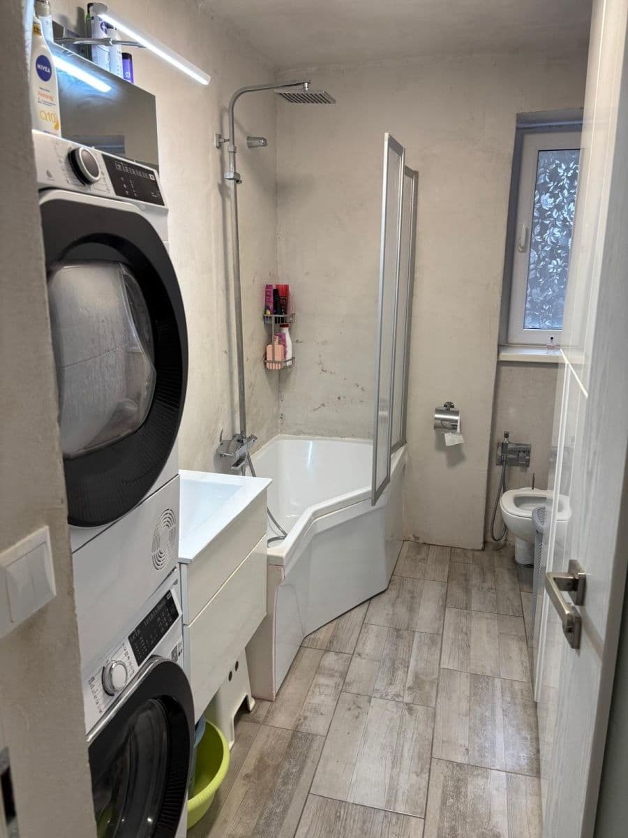 2 bedroom with open-plan kitchen flat to rent, 56 m², Sobínská, Prague, Prague 2 bedroom with open-plan kitchen flat to rent, 56 m², Sobínská, Prague, Prague