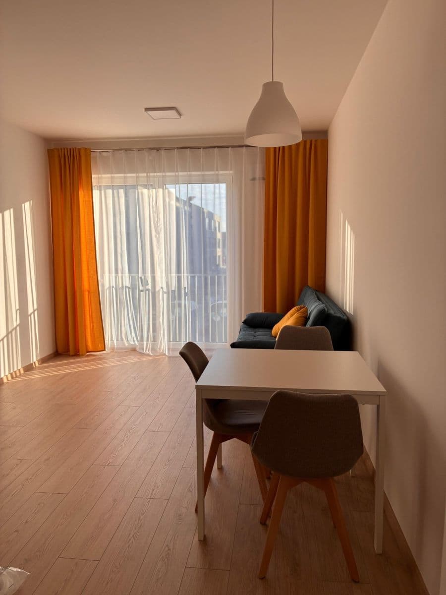 1 bedroom with open-plan kitchen flat to rent, 49 m², Cihlářská, Hostivice, Středočeský Region 1 bedroom with open-plan kitchen flat to rent, 49 m², Cihlářská, Hostivice, Středočeský Region