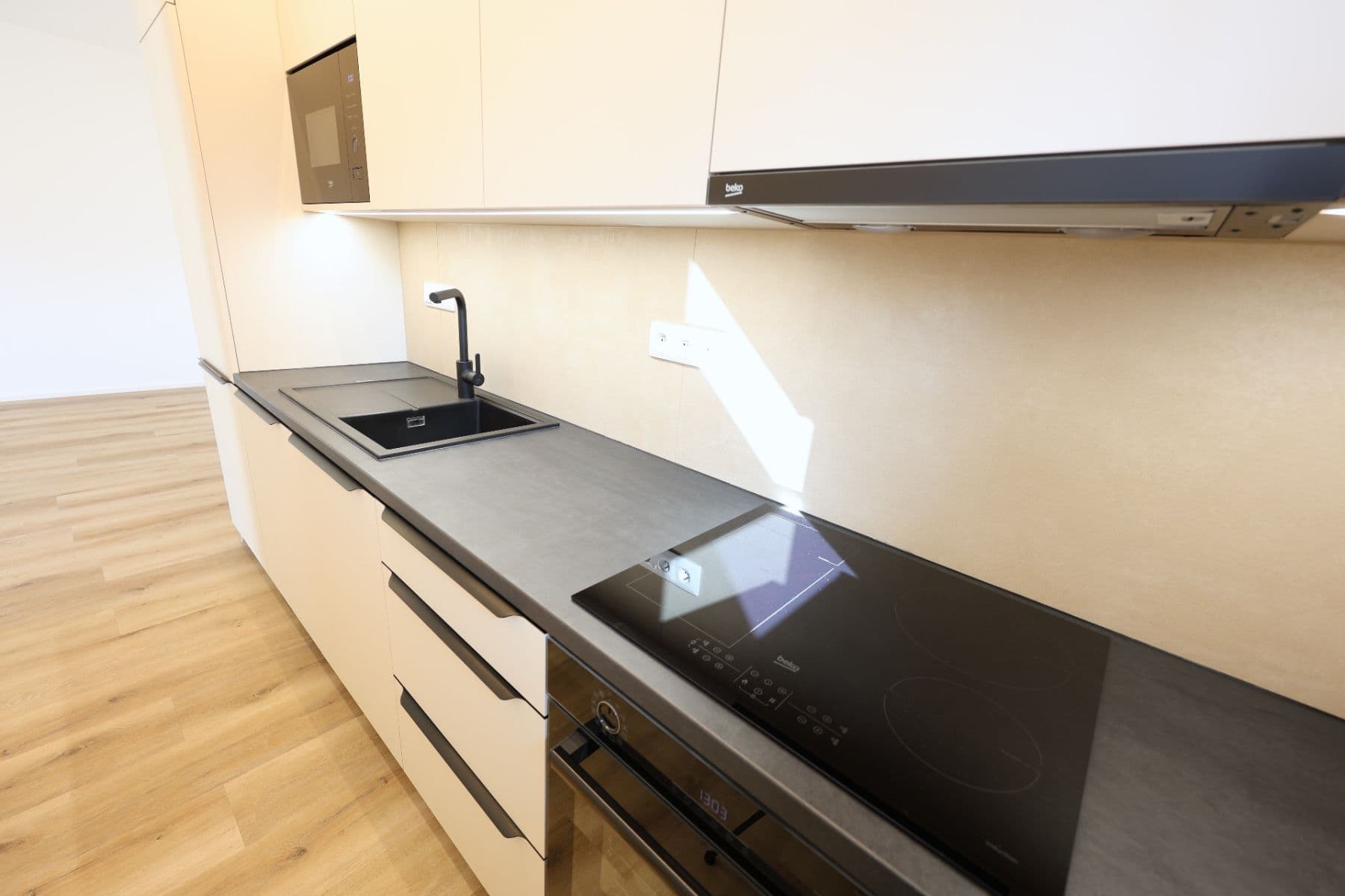 1 bedroom with open-plan kitchen flat to rent, 54 m², Na Radosti, Prague, Prague 1 bedroom with open-plan kitchen flat to rent, 54 m², Na Radosti, Prague, Prague