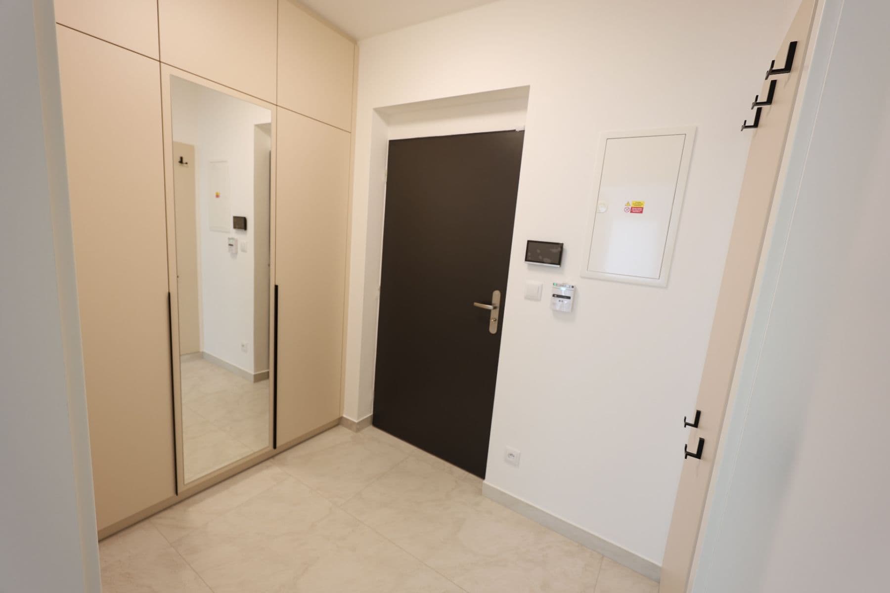 1 bedroom with open-plan kitchen flat to rent, 54 m², Na Radosti, Prague, Prague 1 bedroom with open-plan kitchen flat to rent, 54 m², Na Radosti, Prague, Prague