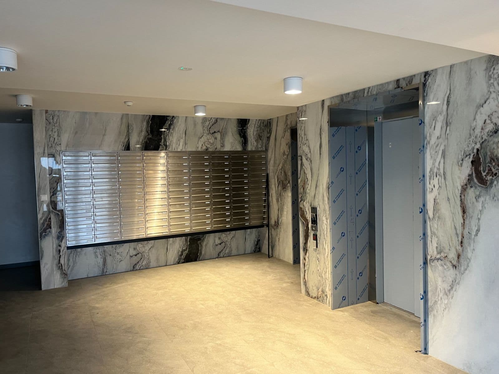 Studio flat to rent, 36 m², Pod Harfou, Prague, Prague Studio flat to rent, 36 m², Pod Harfou, Prague, Prague