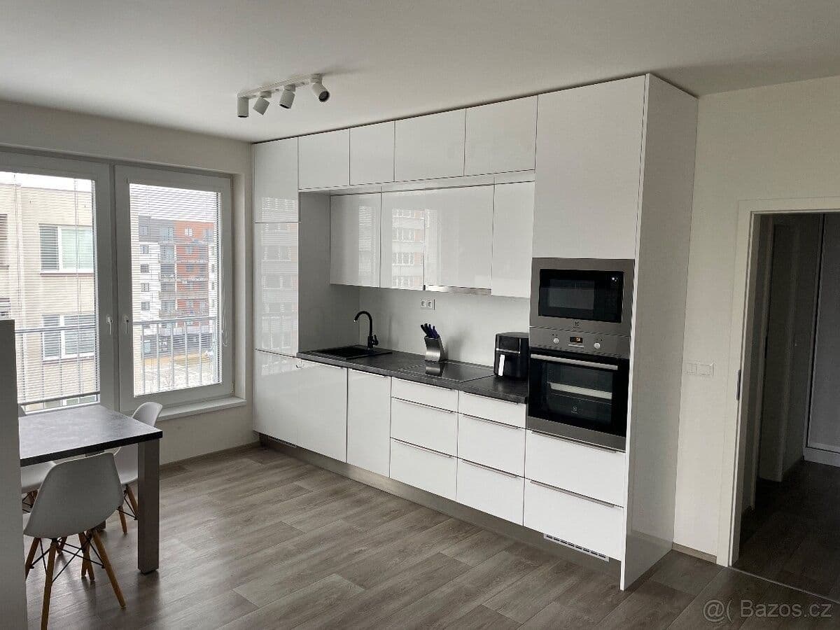 Studio flat to rent, 53 m², Na Spravedlnosti, Pardubice, Pardubický Region Studio flat to rent, 53 m², Na Spravedlnosti, Pardubice, Pardubický Region