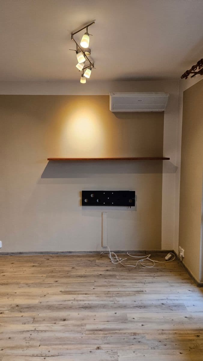 2 bedroom with open-plan kitchen flat to rent, 92 m², Hakenova, Prague, Prague 2 bedroom with open-plan kitchen flat to rent, 92 m², Hakenova, Prague, Prague